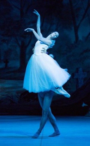polina-semionova-and-marcelo-gomes-in-giselle-act-ii-5.jpg